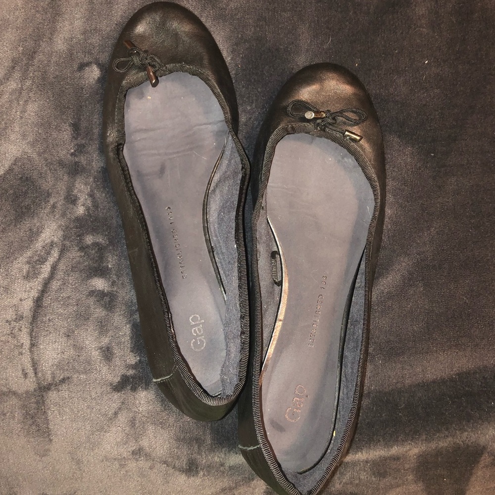 Black ballet flats GAP